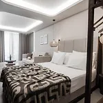 Hotel de apartamente King's & Queen's - With Private Pool 4*