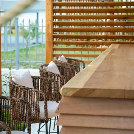 King's & Queen's - With Private Pool