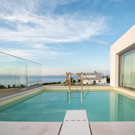 King's & Queen's - With Private Pool