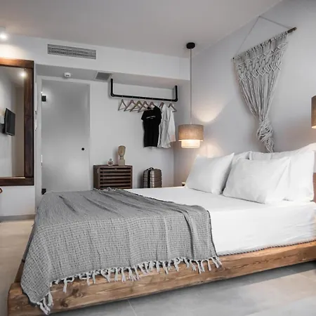 King's & Queen's - With Private Pool Hotel apartamentowy *