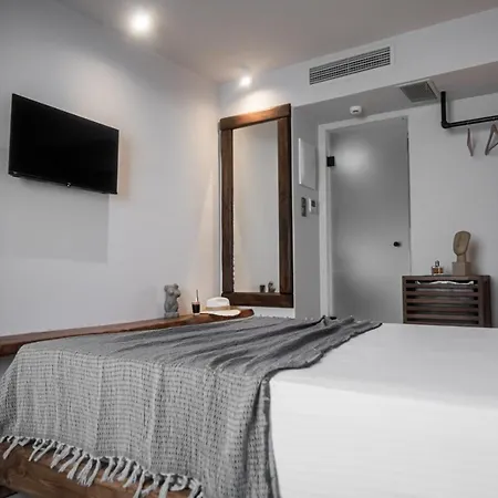 King's & Queen's - With Private Pool