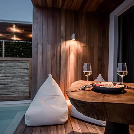 King's & Queen's - With Private Pool Apart Otel
