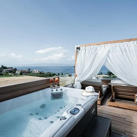 King's & Queen's - With Private Pool 4*