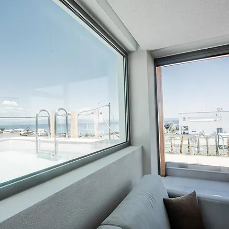 King's & Queen's - With Private Pool