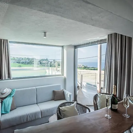 Hotel apartamentowy King's & Queen's - With Private Pool Afytos