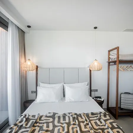 Hotel apartamentowy King's & Queen's - With Private Pool Afytos