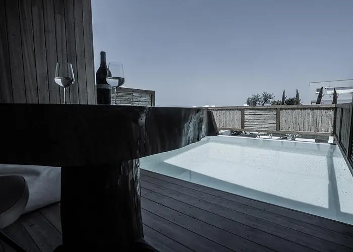 King's & Queen's - With Private Pool Апарт-отель