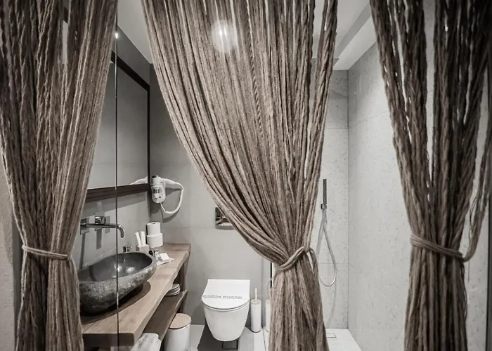 King's & Queen's - With Private Pool Άφυτος