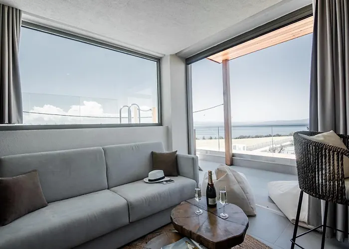 King's & Queen's - With Private Pool 4*