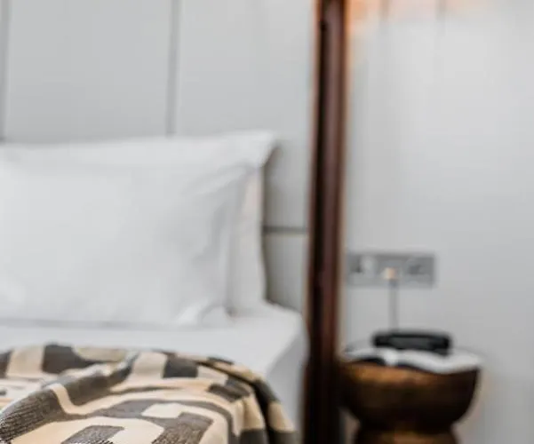 King's & Queen's - With Private Pool