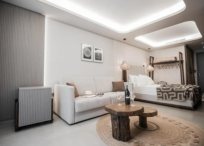 Ξενοδοχείο με διαμερίσματα King's & Queen's - With Private Pool