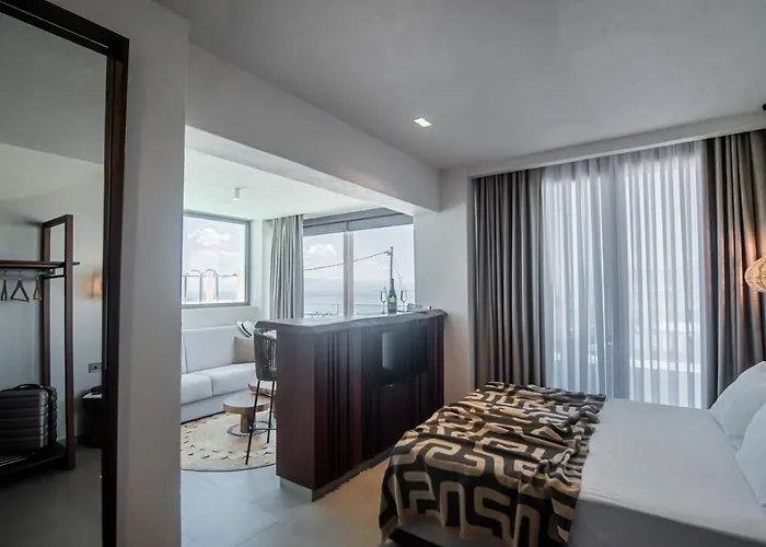 King's & Queen's - With Private Pool Άφυτος