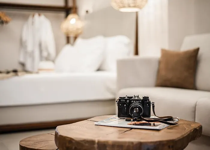 King's & Queen's - With Private Pool Aparthotel 4*