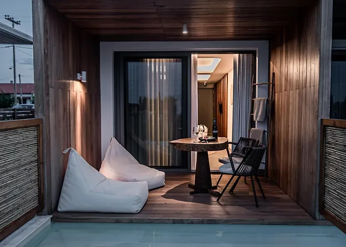 King's & Queen's - With Private Pool 4* Άφυτος