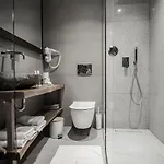 King's & Queen's - With Private Pool Aparthotel 4*