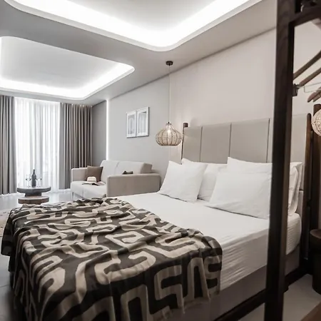 Ξενοδοχείο με διαμερίσματα King's & Queen's - With Private Pool *