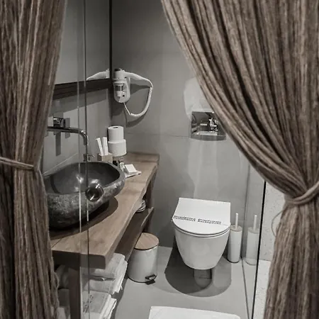 King's & Queen's - With Private Pool شقة فندقية