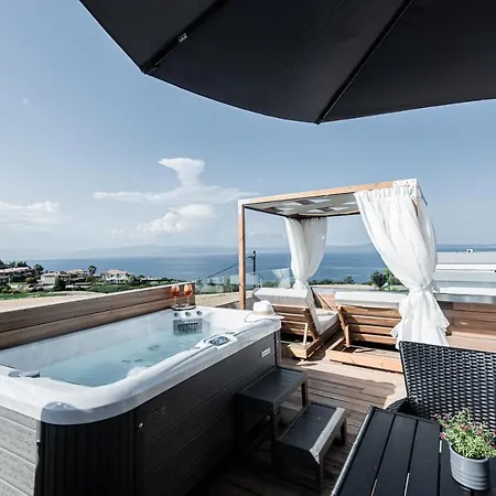 King's & Queen's - With Private Pool