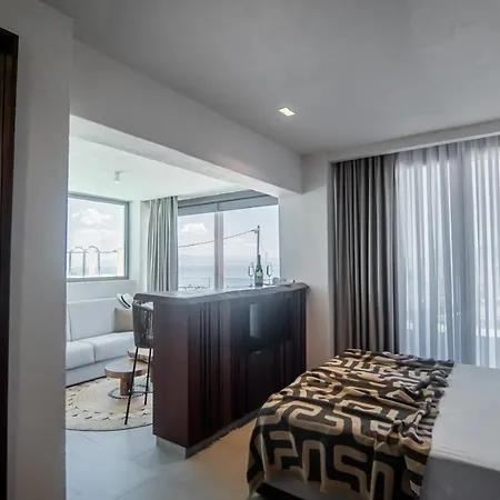 King's & Queen's - With Private Pool Άφυτος