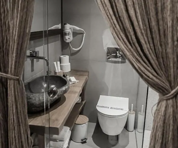 King's & Queen's - With Private Pool Apartahotel