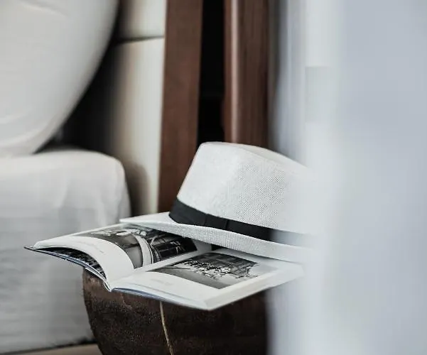 King's & Queen's - With Private Pool