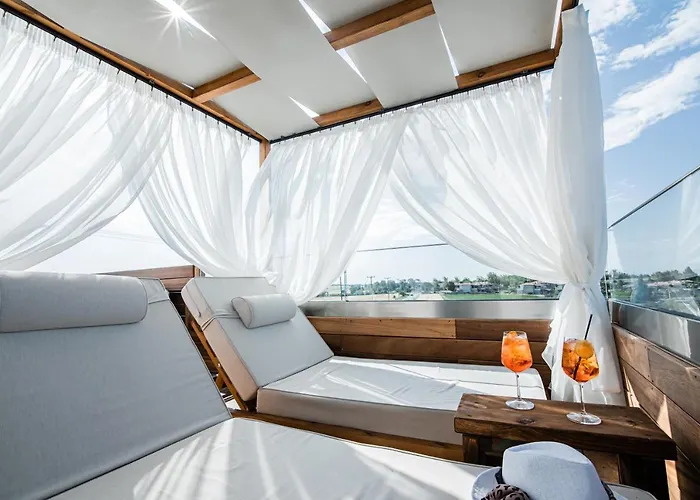 King's & Queen's - With Private Pool 4*