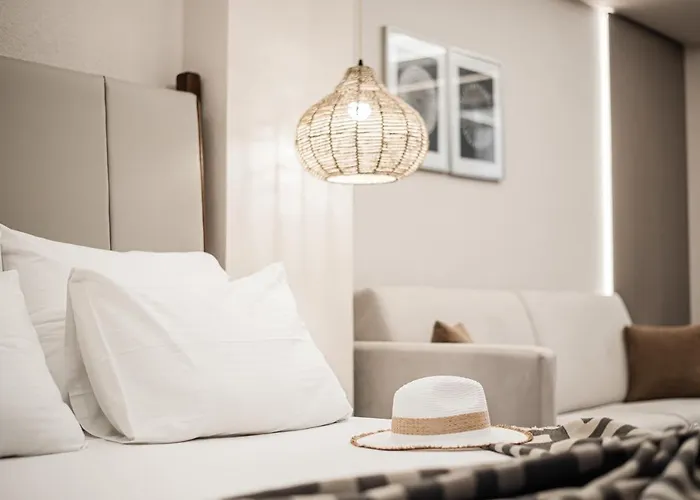 Apartahotel King's & Queen's - With Private Pool 4*