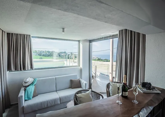 Apartahotel King's & Queen's - With Private Pool Afytos