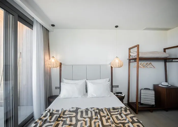 Apartahotel King's & Queen's - With Private Pool Afytos